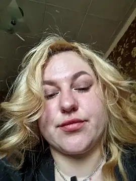 Chat +18 de LianaJu ao vivo