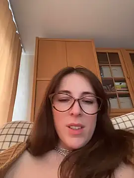 MommmyYummy's Webcam Show