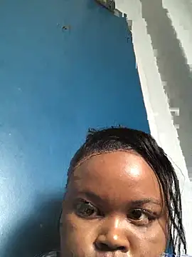 Curveysinaa Chat XXX in diretta