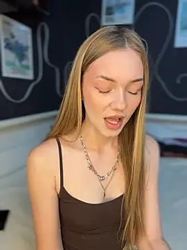 Show de MilaMoone na webcam