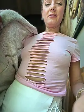 Chatroom XXX en direct de adya-aly