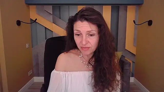 Chat +18 de EllaLong ao vivo