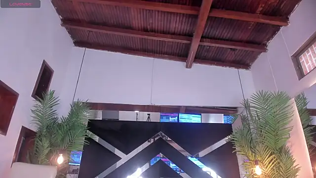 emily-fox Adlı Modelin Canlı XXX Sohbeti