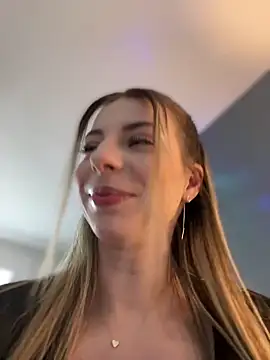 Mia_Ethan Chat XXX in diretta