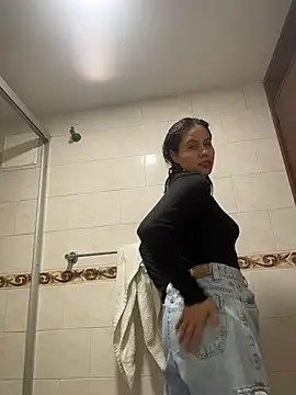 Pokazy przed kamerką – NaomiBDSM