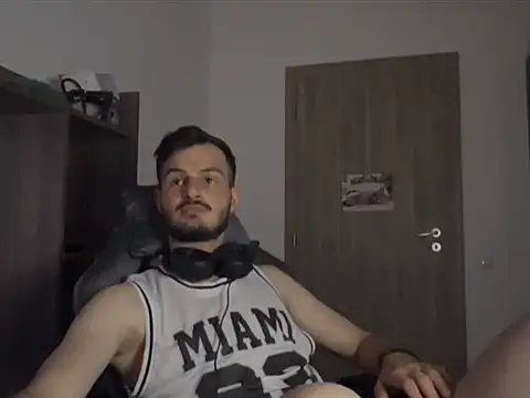 Show modela Sacuuz na web-kameri