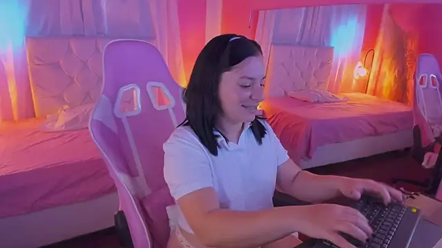 Dollhell Adlı Modelin Canlı XXX Sohbeti