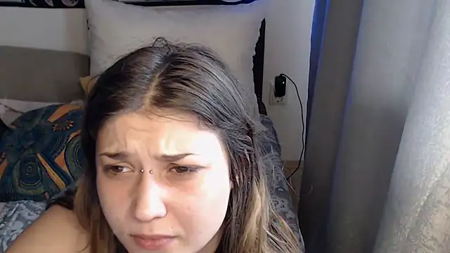 AlienforTwenty Chat XXX in diretta