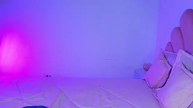 MiaColucci18 Live XXX-Chat