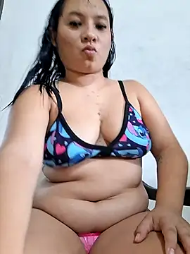 hot-mom22 Show in webcam