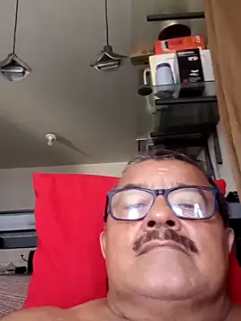 Misterymem63 Show in webcam