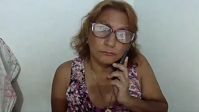 Chat +18 de charrysexy1 ao vivo