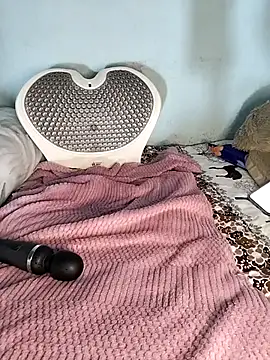 Zu_naa élő XXX-chatje