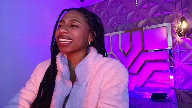 Queen_perla_ Adlı Modelin Canlı XXX Sohbeti