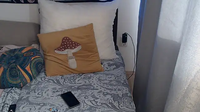 AlienforTwenty: онлайн-секс-чат