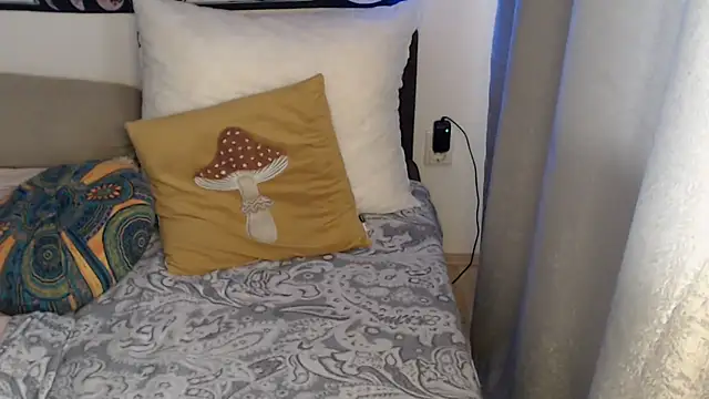 Chatroom XXX en direct de AlienforTwenty