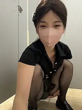 gougou13's Live XXX Chat