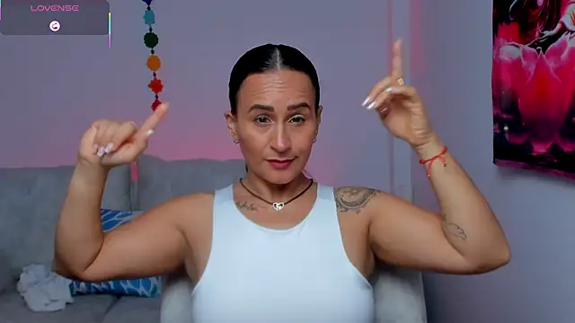 Sara_Charmy: онлайн-секс-чат