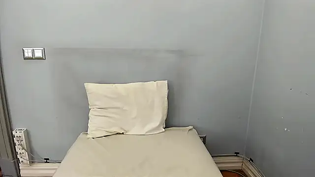 LilyBlondee: онлайн-секс-чат