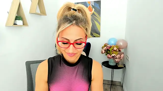 Chat +18 de MuseOfStage ao vivo