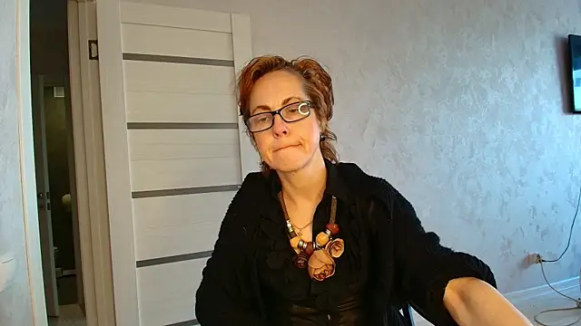 LioraWeiss' Live XXX Chat