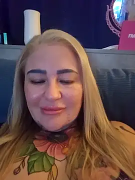 emobarbiedoll's Webcam Show