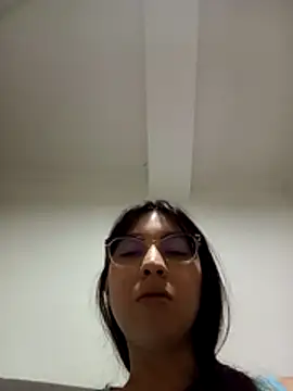 CoralSmit: διαδικτυακό σόου στην κάμερα