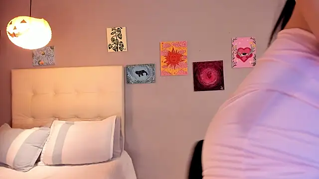 Maia_W10 Pertunjukan Webcam