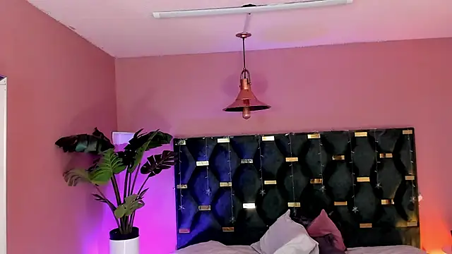 Chat +18 de Velvet_Dreamss ao vivo