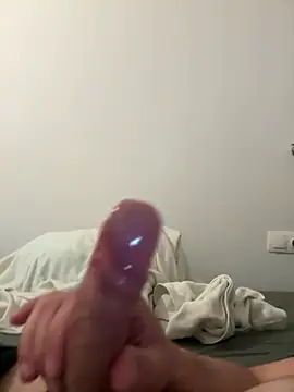 Show modela g_thess na web-kameri