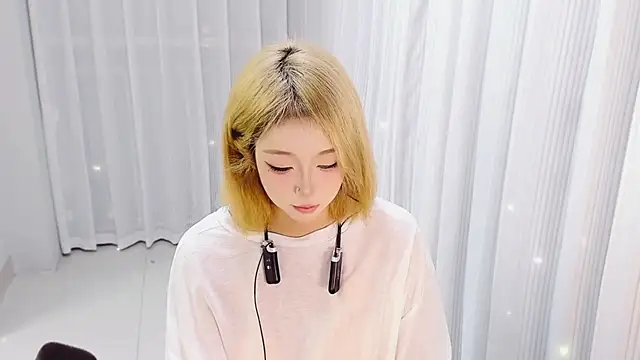 hotgirl0111 Chat XXX in diretta