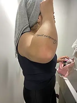 kahreal Live XXX Chat