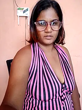 indianstrawberrylips4u 现场XXX聊天