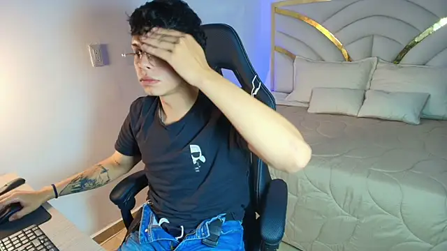 Milo_Storm Webcam Show