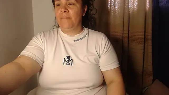 agathamiller01: онлайн-секс-чат