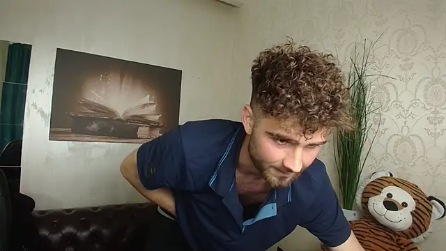 KyloEastn Webbikameraesitys