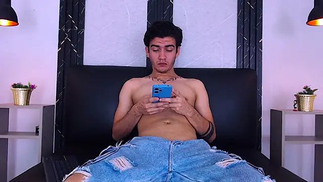 دردشة Feiccer_Castquer الجنسية المباشرة