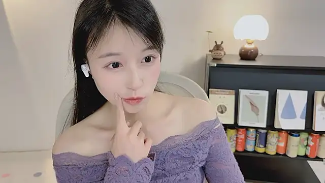 Onechestnutn Live XXX chat