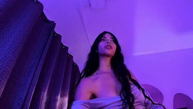 Dolce_Saenz's Live XXX Chat