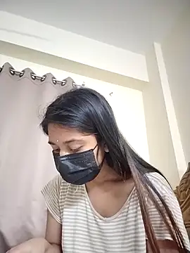 CloudyMist Adlı Modelin Canlı XXX Sohbeti