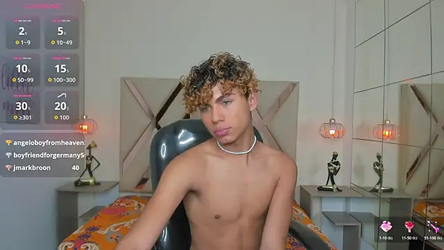 Anyelo_Twink's Webcam Show
