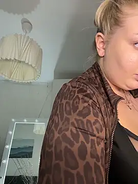 Chat +18 de OdriOlsens ao vivo