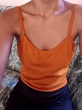 bela14 Show in webcam