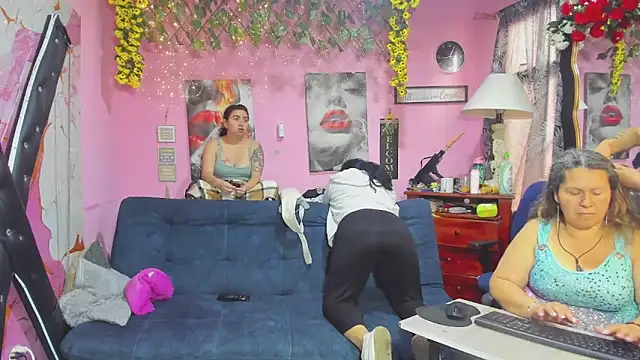 Chat +18 de lesbiancuple ao vivo