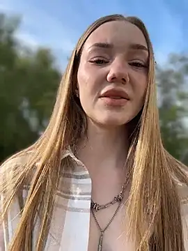 แชท XXX สดของ MilaMoone