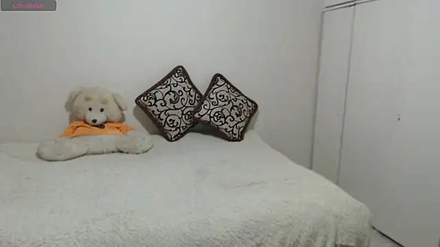 Pokazy przed kamerką – MargotLot