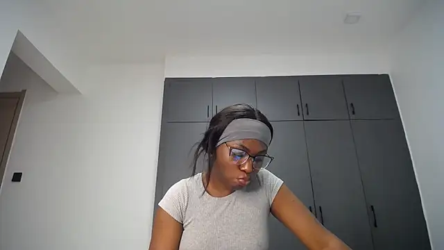 Pretty_Liya08 现场XXX聊天