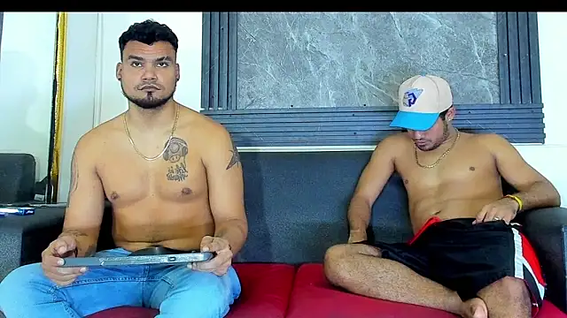 Pertunjukan Kamera Web Latins_on_fire