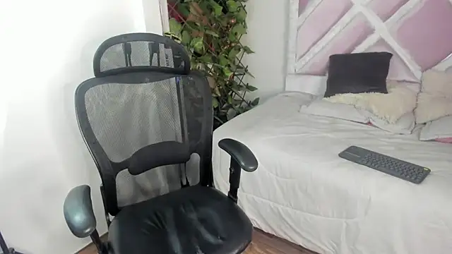 Tequilaaa11's Live XXX Chat