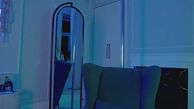 KiraProsper's Webcam Show